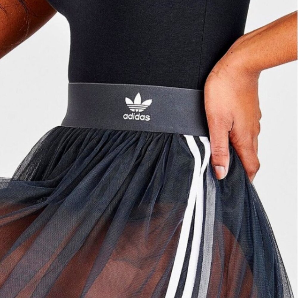 💥HOT ITEM!💥ADIDAS Sleek Pleated Midi Tulle Skirt in Black& White - Picture 7 of 15